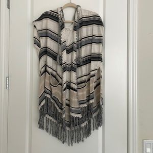 Anthropologie - Moth - Poncho - size M/L